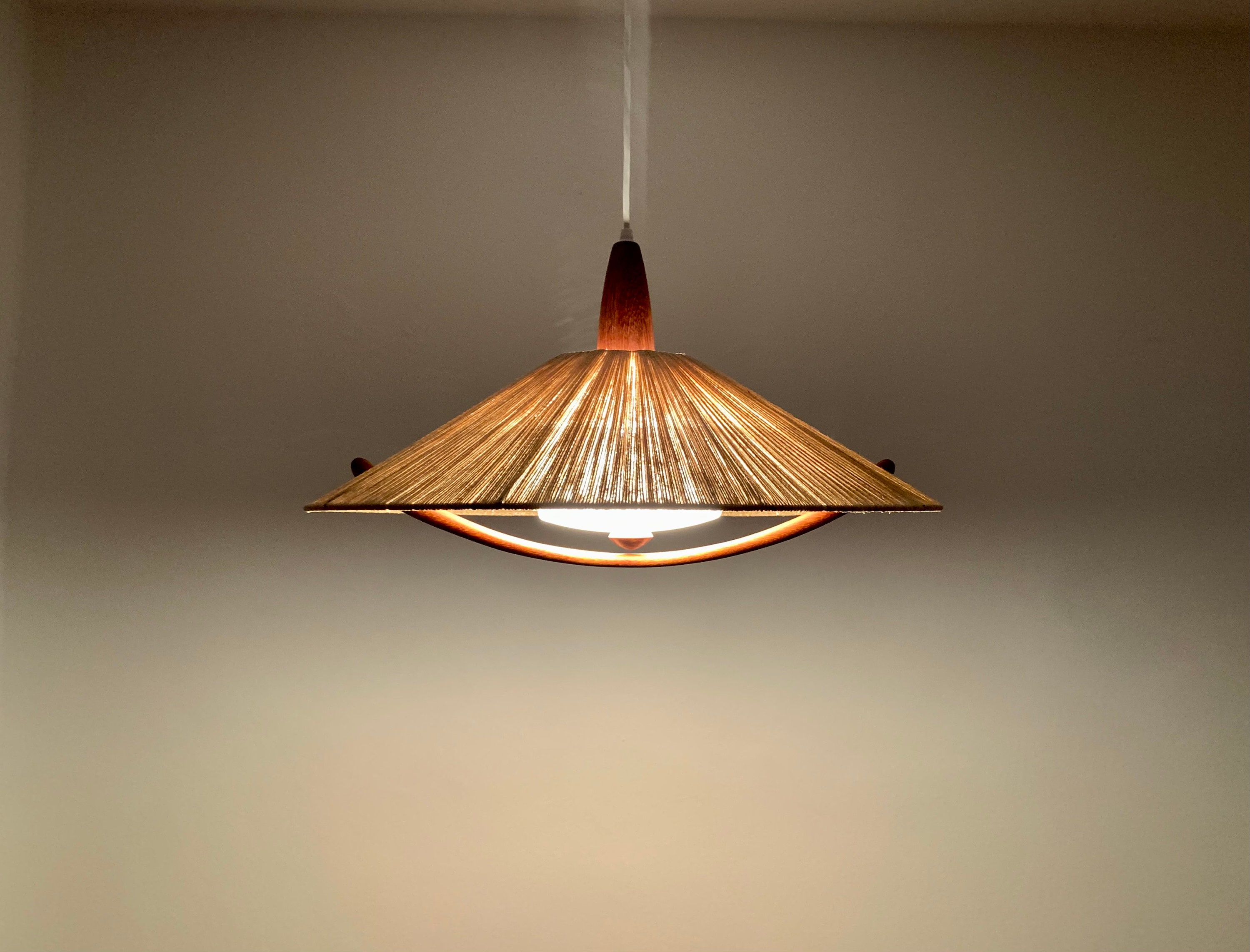 Lampe suspendue en sisal et Oak Oak par Temde - En vente sur