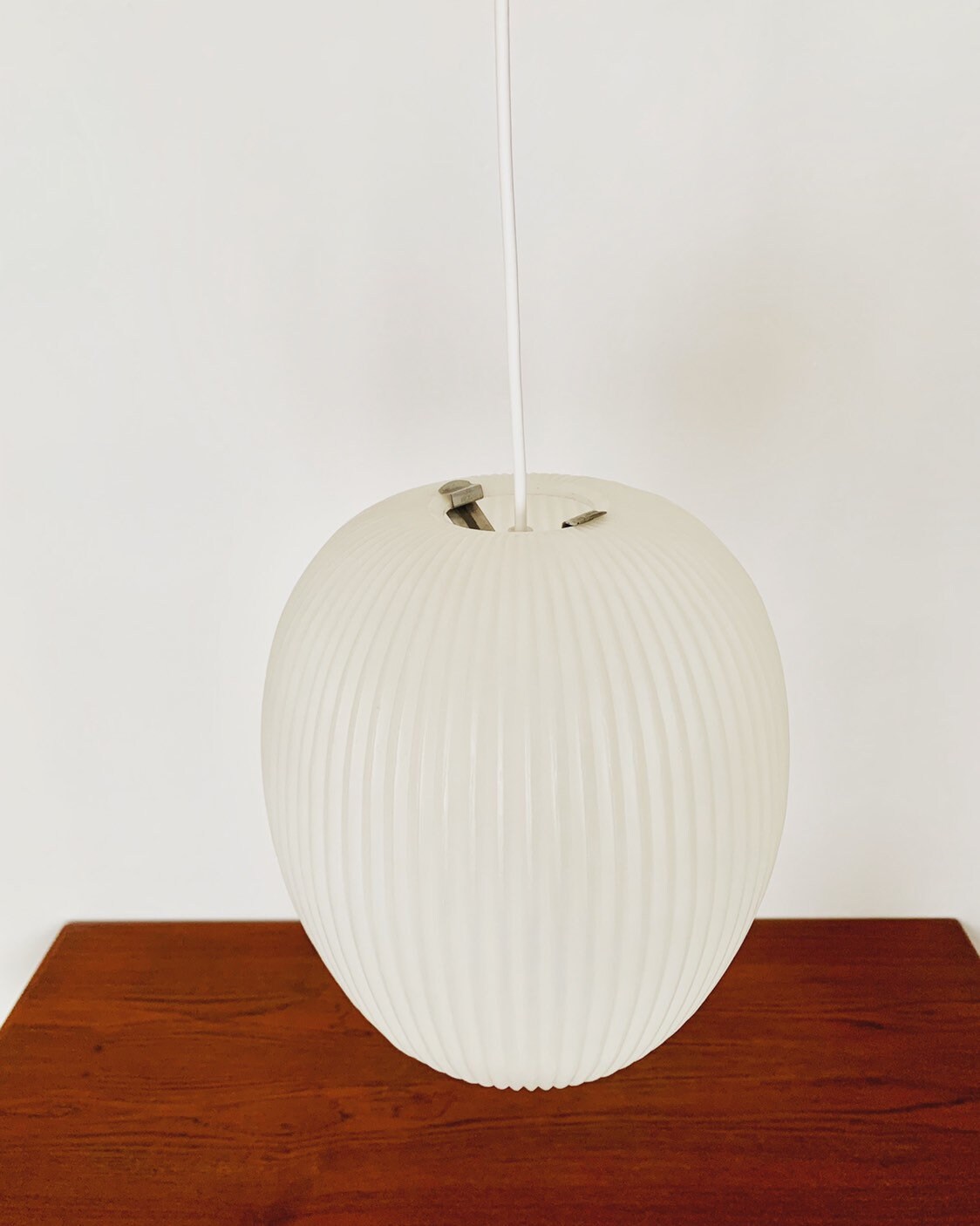 ドイツ Erco社 ペンダントライト Aloys Gangkofner ドイツ Erco社 ペンダントライト Aloys Gangkofner White Acrylic