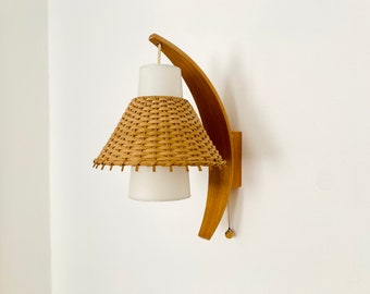 Lovely Mid-Century Modern Wicker Wall Lamp | 1950s