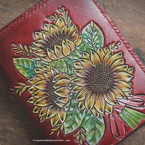 Cartera de cuero hecha a mano con flores personalizadas para mujer, cartera de cuero única, cartera tallada a mano, cartera de cuero, regalo de aniversario para mujer