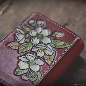 Cartera de cuero hecha a mano Blossom, aniversario personalizado, regalo para mujer, billetera hecha a mano, cuero trabajado a mano, regalo para ella, billetera personalizada