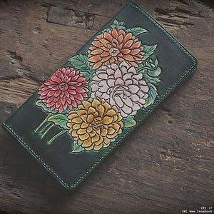 Cartera hecha a mano con flores, cuero hecho a mano, personalizada, regalo de cuero personalizado, billetera tallada, a medida, aniversario, cumpleaños, regalo para mujeres