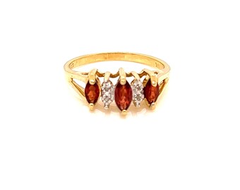 10K Yellow Gold and Oval Shape Garnet Ring