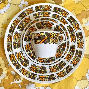 Ridgway Indian Summer Bone China: Retro Floral Dinnerware