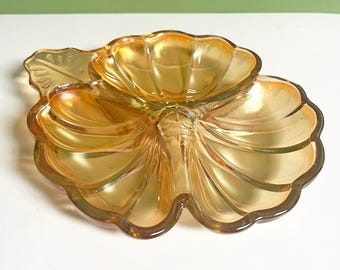 Goudsbloem iriserend carnaval glazen snackschaal: Jeannette USA bloemvormige kom
