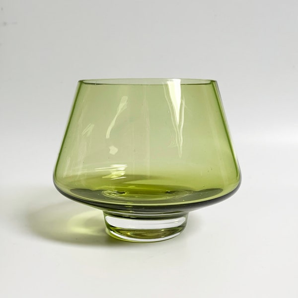 Caithness moss green glass bowl, midcentury Scandinavian style flower trophy bowl with clear pedestal base 11cm tall mcm art glass vase