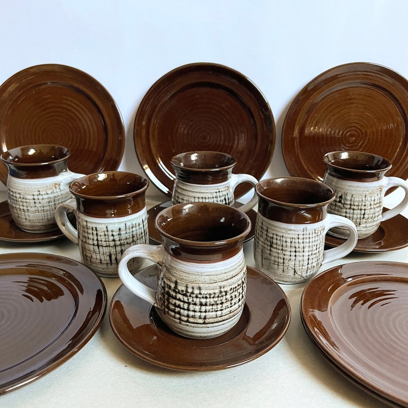 Studio de poterie vintage Skegness Pottery Tasse, soucoupe et assiette Mikado trios des années 70, tasses, assiettes latérales, ensemble de thé/café en faïence image 2