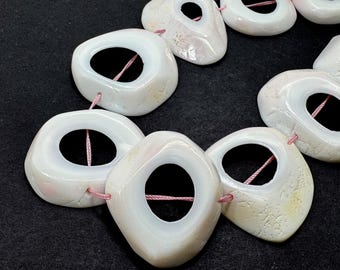 AA Queen Conch Shell, Natural Queen Conch Shell Flat Round Circle Ring Cutout Smooth Gemstone Beads - QC3