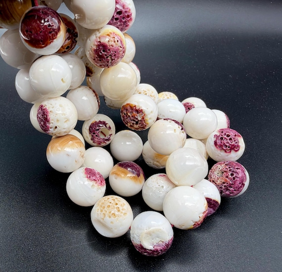 Natural Native American Spiny Oyster Shell 16mm Round Beads - White Purple Color Variations - PG218