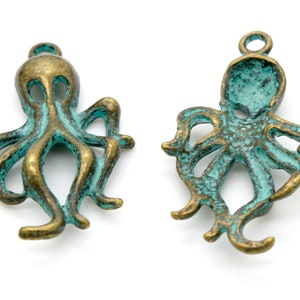 Antiqued Patina Green Bronze Charm Beads Pendant Earing 31mm x 17mm x 4mm - Octopus