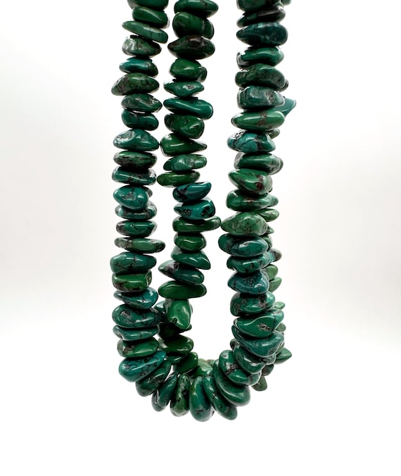 Natural Hubei Turquoise Beads: Green Assorted Graduated Nugget Chips Gemstone - PGS247