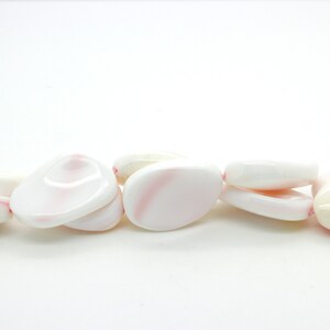 AA Queen Conch Shell, Natural Queen Conch Shell Flat Rough Oval Assorted Size Smooth Looe Gemstone Beads PGS199 image 3