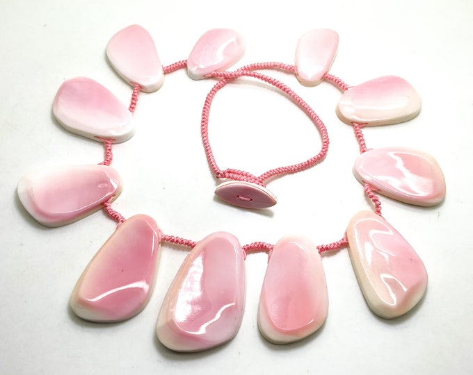 Natural Queen Conch Necklace, Light Pink White Queen Conch Shell Pear Teardrop Beads Handmade Beaded Necklace Length 20" - PG277B