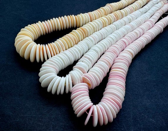 Natural Queen Conch Shell Graduated Beads, Pink/White/Cream Queen Conch Shell Flat Round Disc Smooth Polished Beads - PG275I
