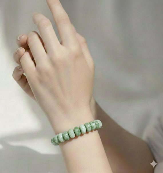 Emerald Green Jade Bracelet: Handmade Rondelle Gemstone Beads