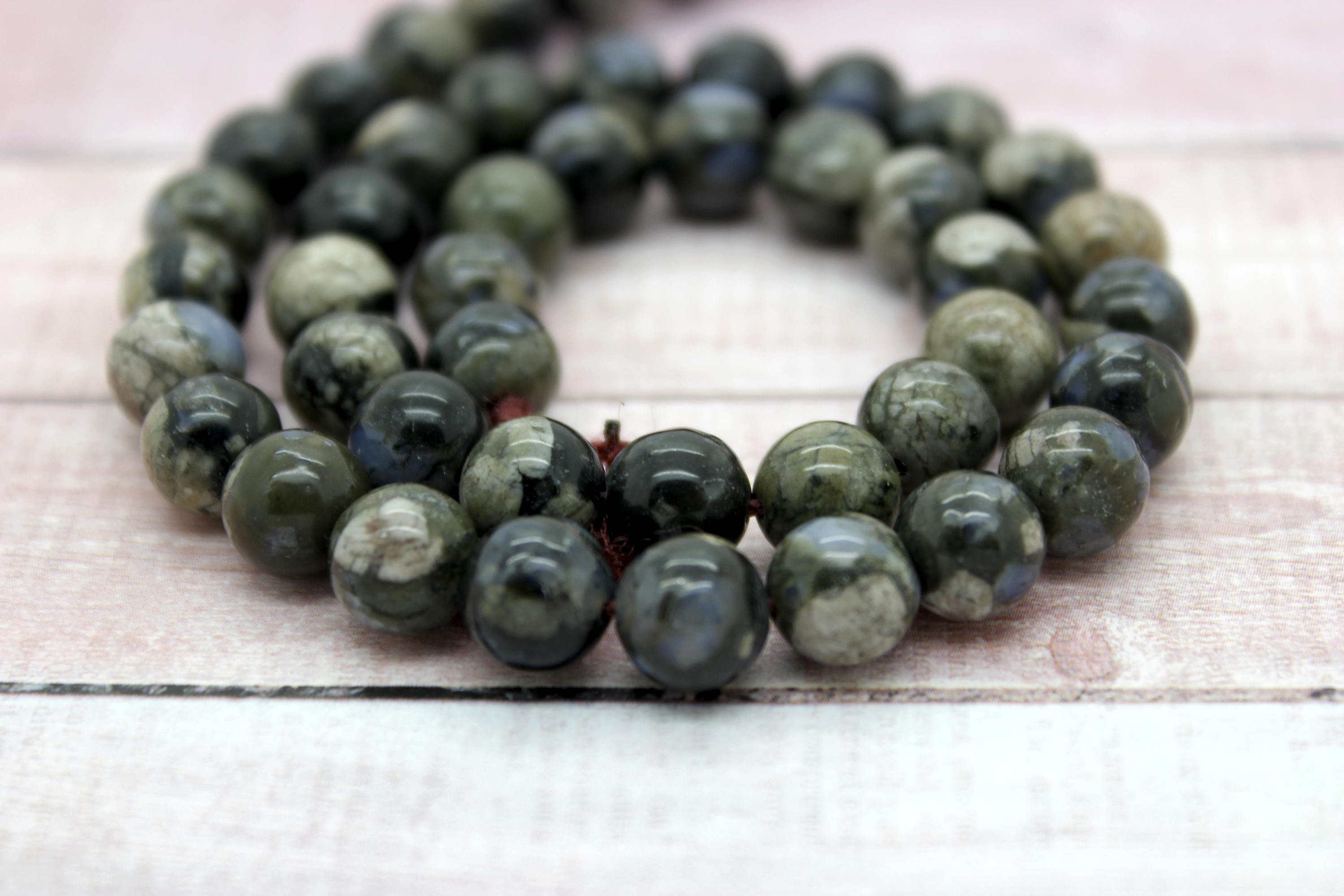 Que Sera Round Polished Smooth Round Loose Gemstone Beads (4mm 6mm 8m…