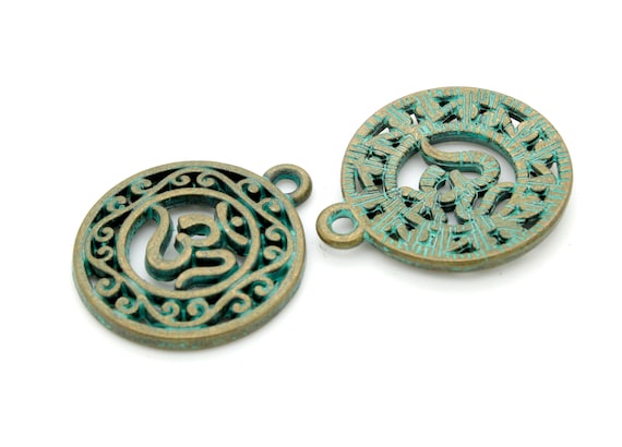 Antiqued Patina Green Bronze Charm Beads Pendant Earing 22mm x 19mm x 2mm - Greek Round Disc