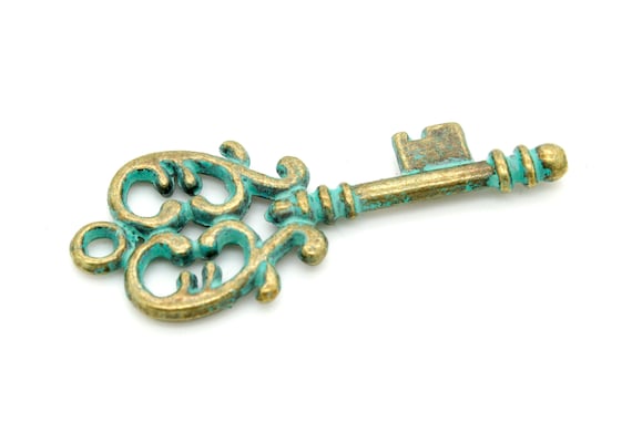 Antiqued Patina Green Bronze Charm Beads Pendant Earing 33mm x 13mm x 2mm - Old Fashion Key