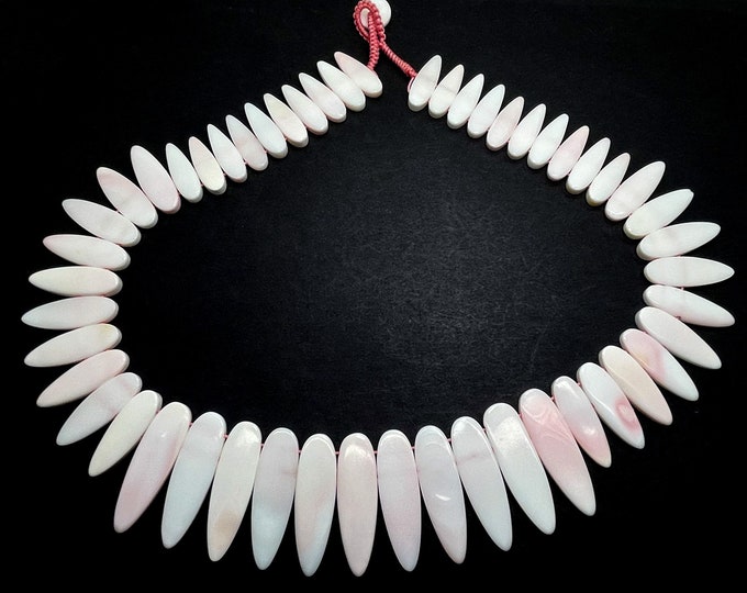 Natural Queen Conch Necklace, Light Pink White Queen Conch Shell Flat Teeth Beads Handmade Beaded Necklace Length 21" - PG277C