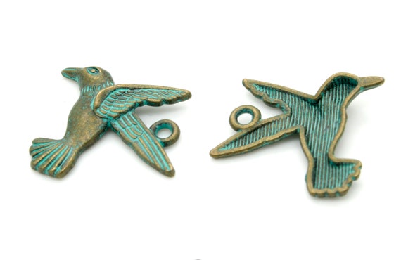 Antiqued Patina Green Bronze Charm Beads Pendant Earing 18mm x 20mm x 3mm - Hummingbird
