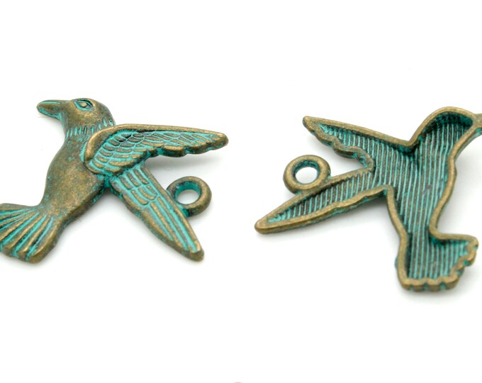 Antiqued Patina Green Bronze Charm Beads Pendant Earing 18mm x 20mm x 3mm - Hummingbird