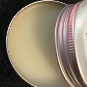Nourish and rejuvenate your skin with our Organic Sea Moss Cream infused with Frankincense—rich in minerals, antioxidants, and anti-aging ingredients for a radiant, balanced glow. Ideal for all skin types.