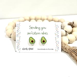 Avocado Ohrringe – “Sending You Avo'ation Vibes” Karte | Ohrstecker Niedliches handgemachtes Geschenk | für sie