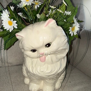 Vintage Persian Large White Ceramic Cat Sitting Statue Pink Nose 10" No chips