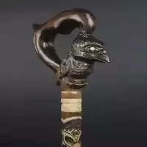 Raven Head Walking Cane, Hand Carved Wooden Cane, Gothic Walking Stick Cosplay Prop Cane Handmade Walking Stick Decorative Walking Cane