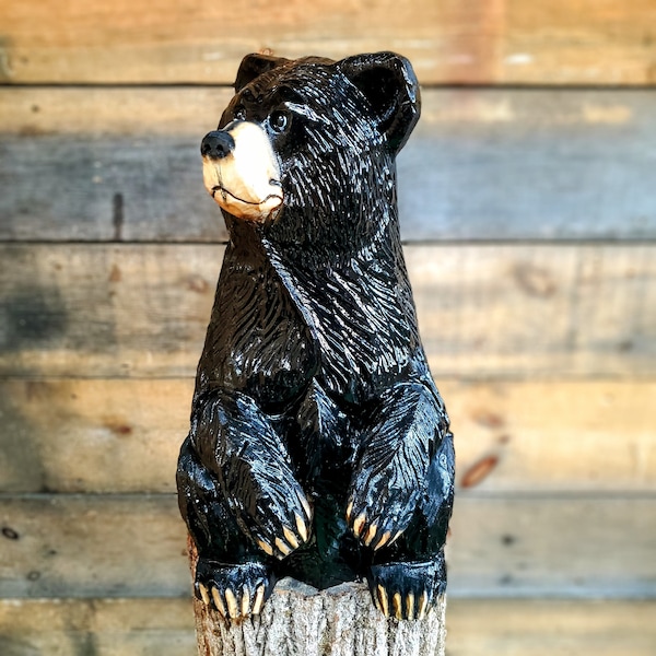 Chainsaw carved bear. Wood carved bear.