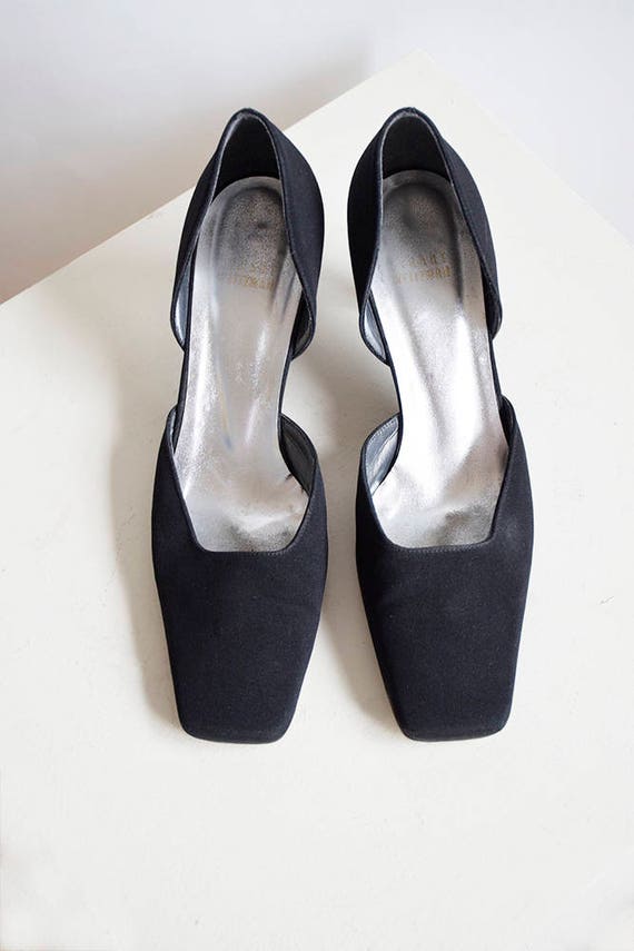 stuart weitzman black pumps
