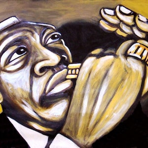 Könnte beinhalten: Ein Gemälde eines Mannes, der ein Musikinstrument spielt. Der Mann ist Afroamerikaner und hat einen weißen Bart. Er trägt einen schwarzen Anzug und ein weißes Hemd. Das Instrument ist golden und hat ein Mundstück. Der Mann blickt nach oben und hat einen ernsten Gesichtsausdruck.