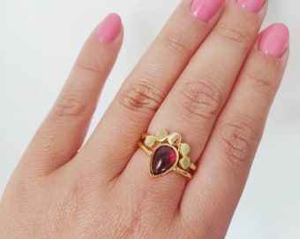 Garnet ring, Gold Garnet ring, Gemstone ring, Red Garnet ring