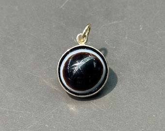 Antique 14K Yellow Gold Banded Agate Cabochon Charm