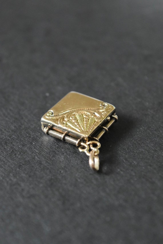 Antique Victorian 10K Gold Square Locket Pendant - image 4