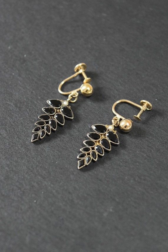 Art Deco 14K Gold Onyx And Seed Pearl Leaf Earring