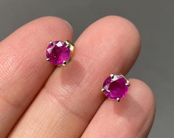 14K Yellow Gold Ruby Stud Earring