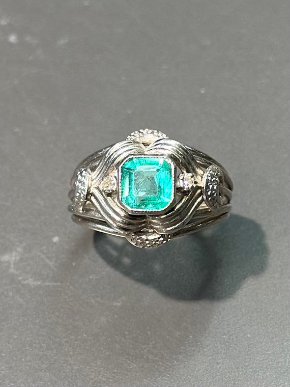 Vintage 18K Gold Colombian Emerald Diamond Ring 