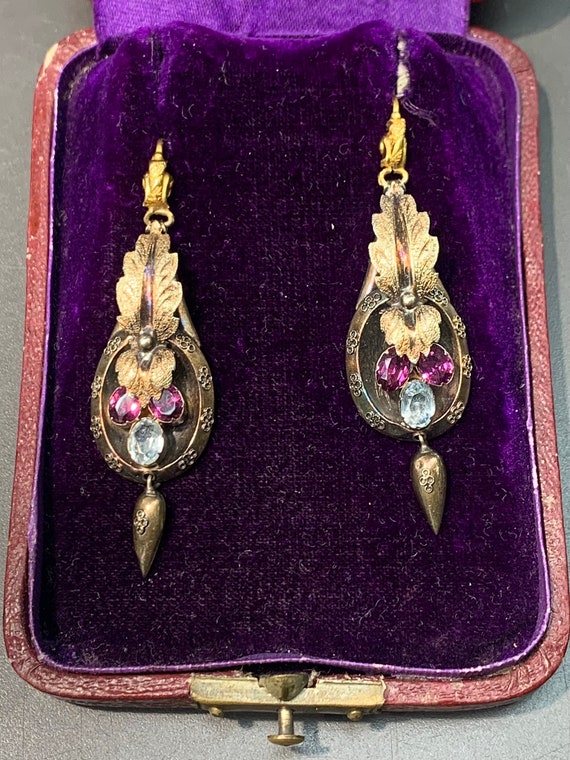 Early Victorian 14K Gold Garnet and Aquamarine Fol