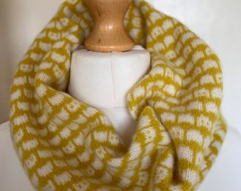 Knitted Lambswool Cat Snood, Vintage Machine Knit