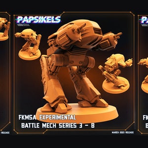 Può includere: Tre modelli stampati in 3D, di colore arancione, dettagliati di un robot da combattimento futuristico. Ogni modello è etichettato con "FKMSA EXPERIMENTAL BATTLE MECH SERIES 3" e una lettera A, B o C.