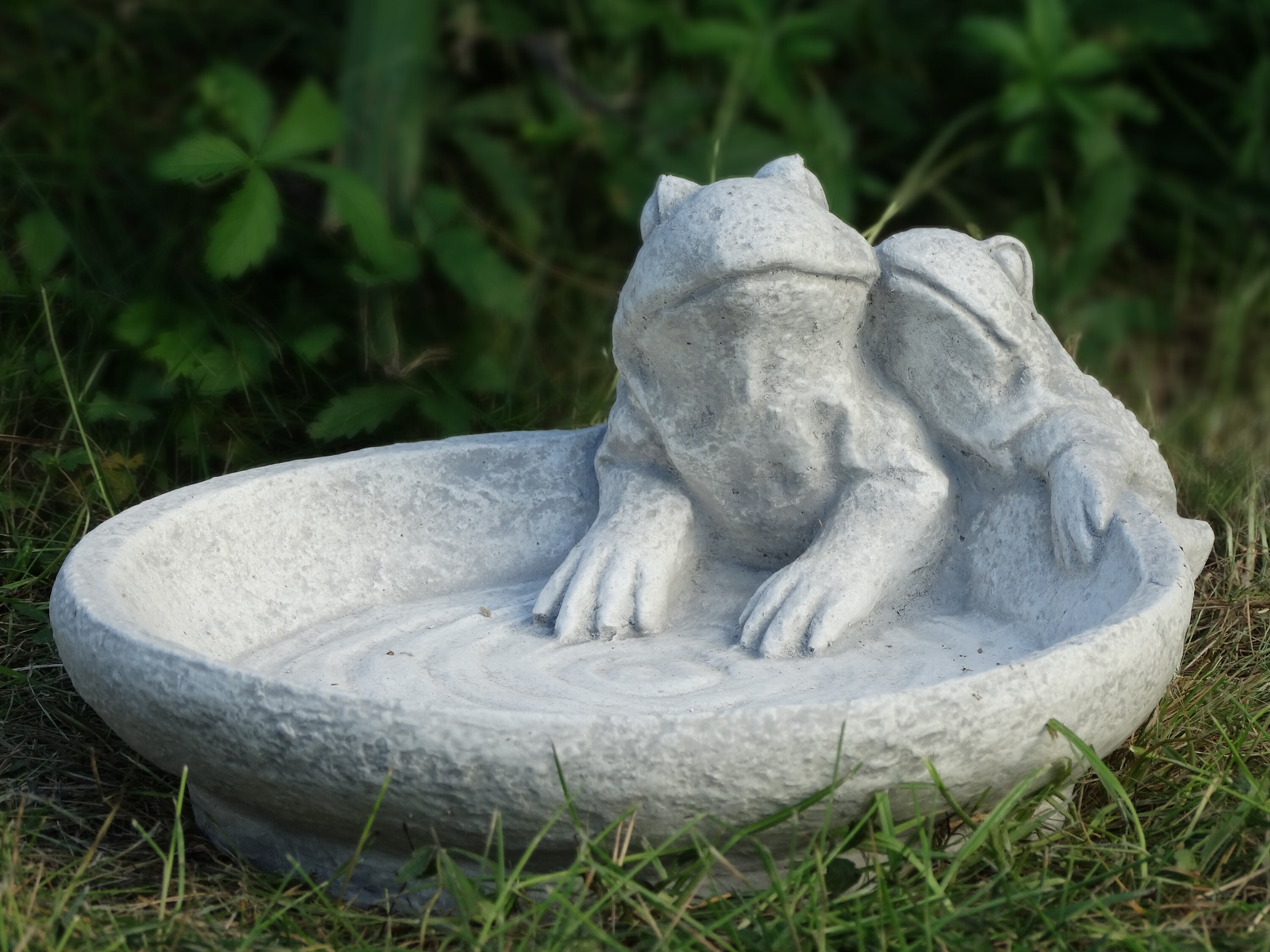 Stone Bird Bath With Frogs Garden Sculpture Frog Decor Birds Drinker