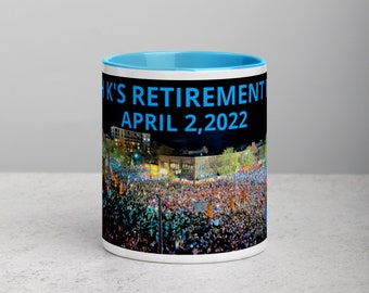 Taza de fiesta de jubilación del entrenador K con color en el interior
