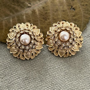 Vintage gold plated brass faux pearl statement clip on earrings high quality costume jewellery VE031Z