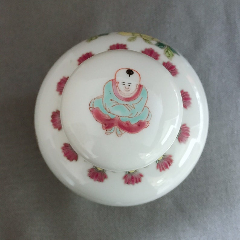 Vintage 1970s oriental handmade Chinese famille rose ceramic flower bird jinger jar with lid table kitchen decor collectible VP42