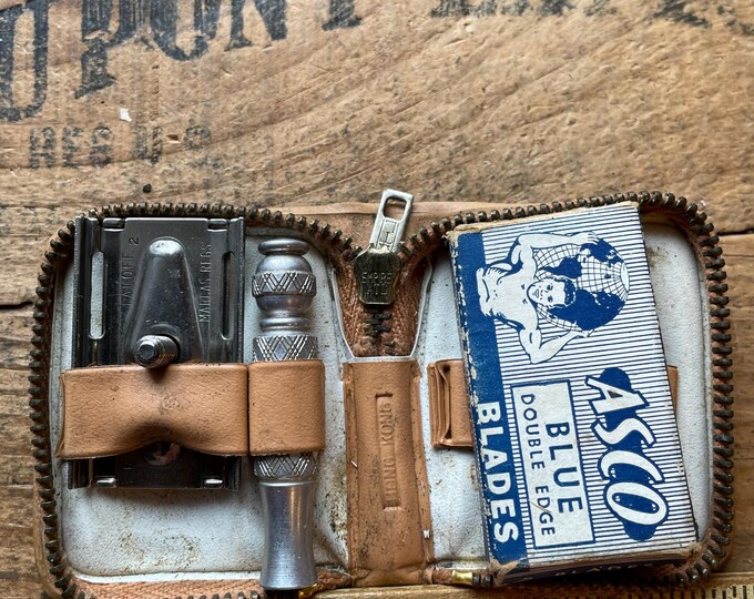 Compact Gillette Travel Takedown Safety Razor, R2 1971 3 Piece Razor ...