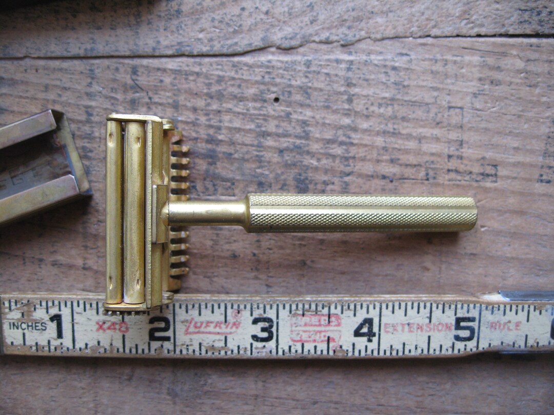 Valet Auto Strop Safety Razor, USA Vintage Razor Pat. 1912 W/case and