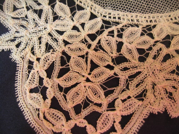 antique Victorian lot of 2 wedding lace handkerch… - image 6