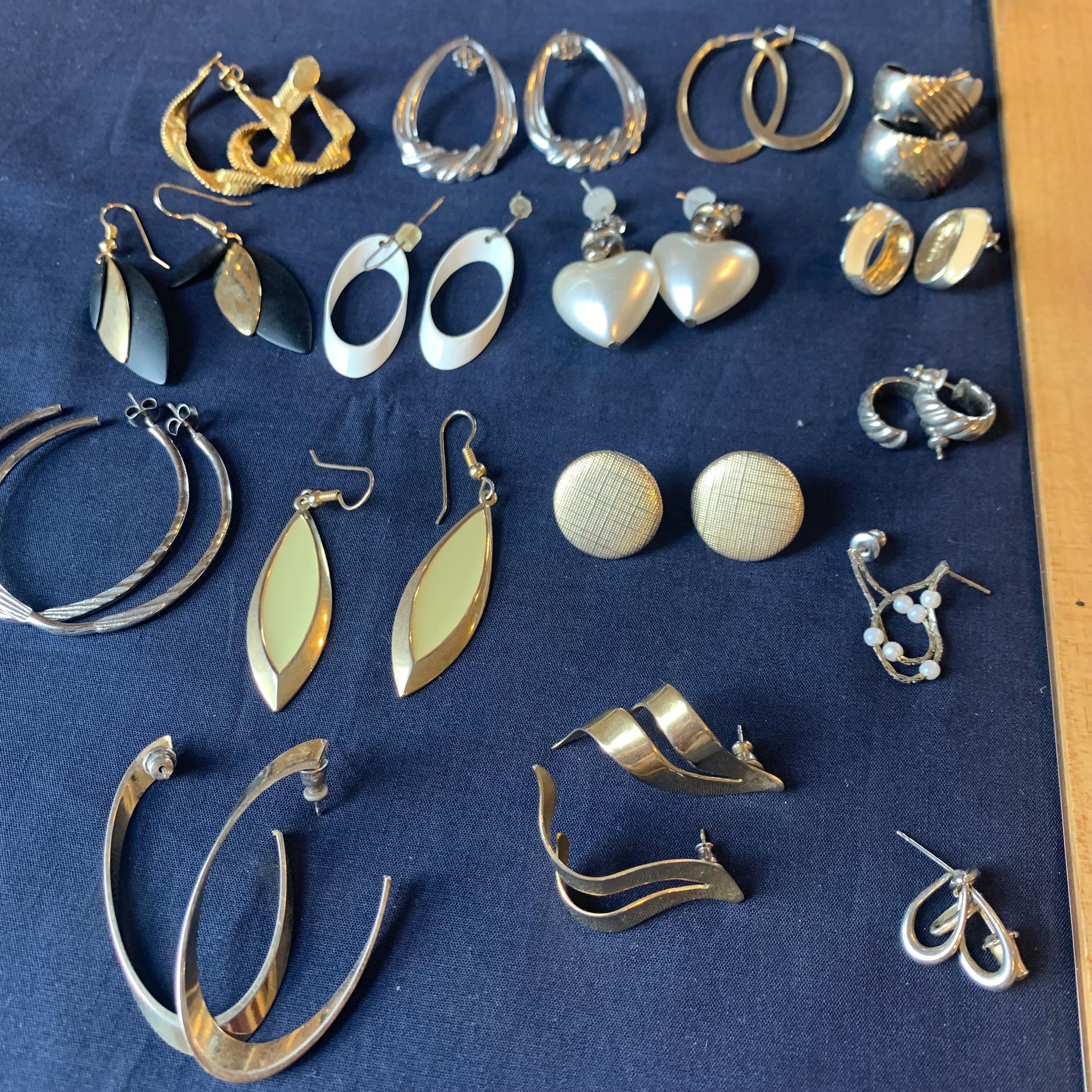 Huge 68 Pc Jewelry Lot Does anyone buy bulk gold filled jewelry? main image 2