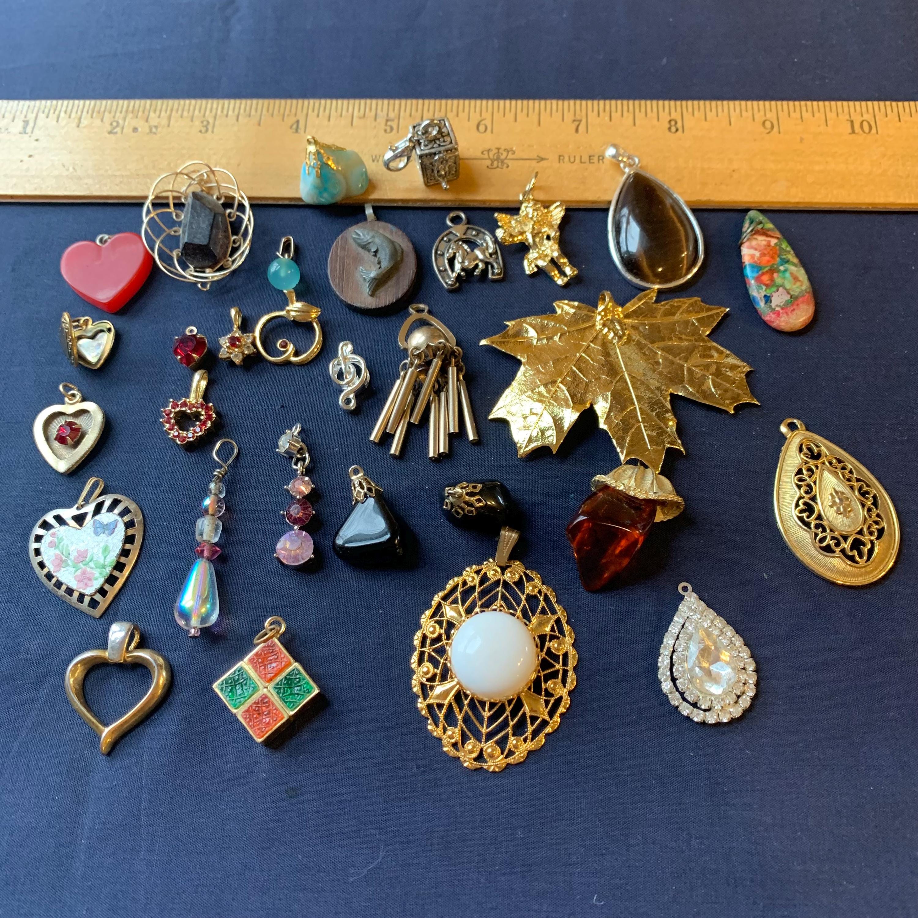 Lot De 4 Breloques / Pendentifs Vintage En Argent Massif - Charmes Anciens